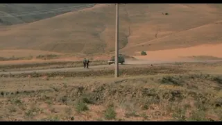 باد ما را با خود خواهد برد لحظه دیدار با پسربچه فرزاد 