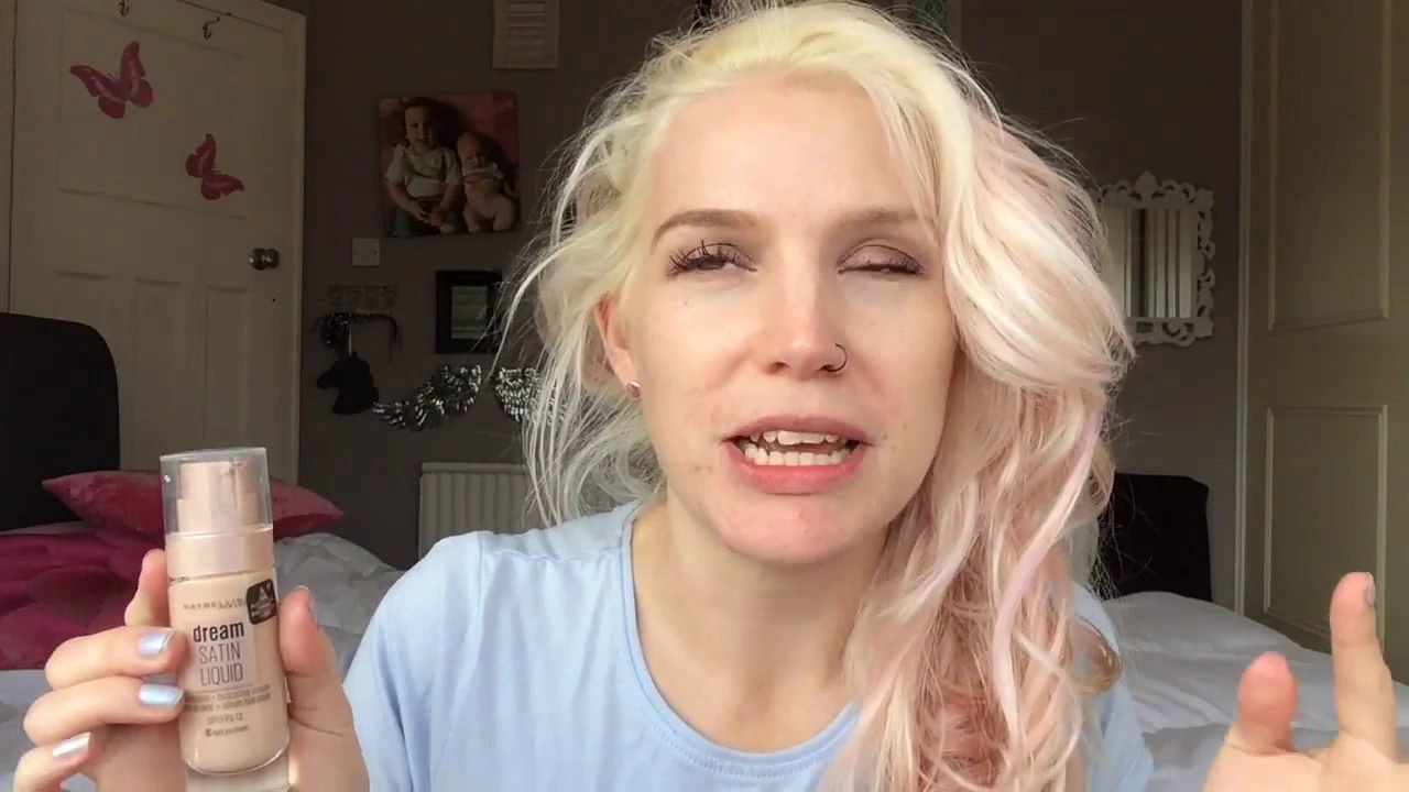 Maybelline Dream Satin Liquid Foundation: First Impression & Review. 