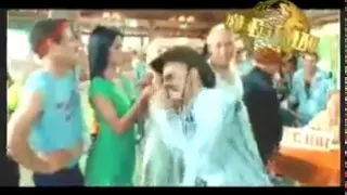 Calle 13 - La cumbia de los aburridos (Video Oficial)