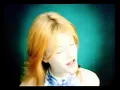 Download Lagu Axelle Red - A quoi ca sert (Clip Officiel)