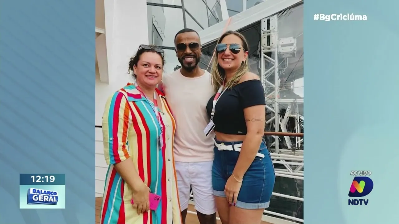 Ney Lopes: Içarenses aparecem em foto com Alexandre Pires antes da PF entrar no cruzeiro do cantor