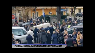 FUNERALI CLAUDIO MANDIA IN CENTINAIA AL FUNERALE PER L ULTIMO SALUTO - SERVIZIO TG DEL 2022