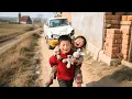 Download Lagu 男孩生日以命換命救下小女孩，可憐他到死也沒聽到母親說一句生日快樂，母親看到兒子骨灰盒才醒悟，痛哭到昏厥卻也無法彌補缺失的愛！ #反轉 #短劇 #親情
