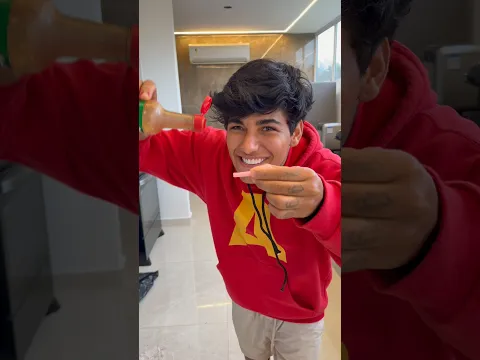 ELE PEGOU MEU CHICLETE