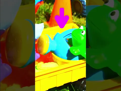 Fred a donné une leçon à la petite voiture-dinosaure #shorts #jeuxdenfants #vehicules