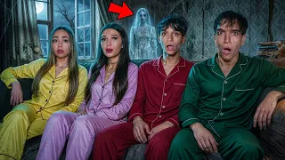 Do NOT Sleepover in a HAUNTED HOUSE!
