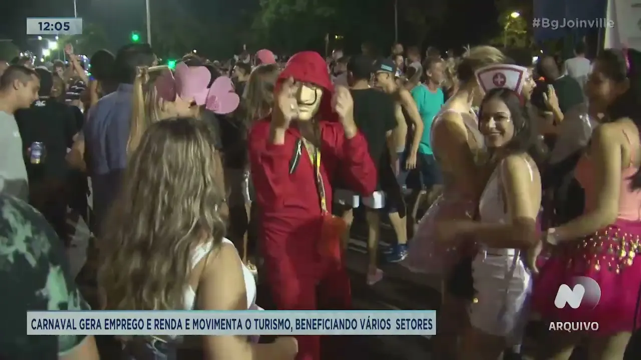 Carnaval gera emprego e renda e movimenta o turismo, beneficiando vários setores