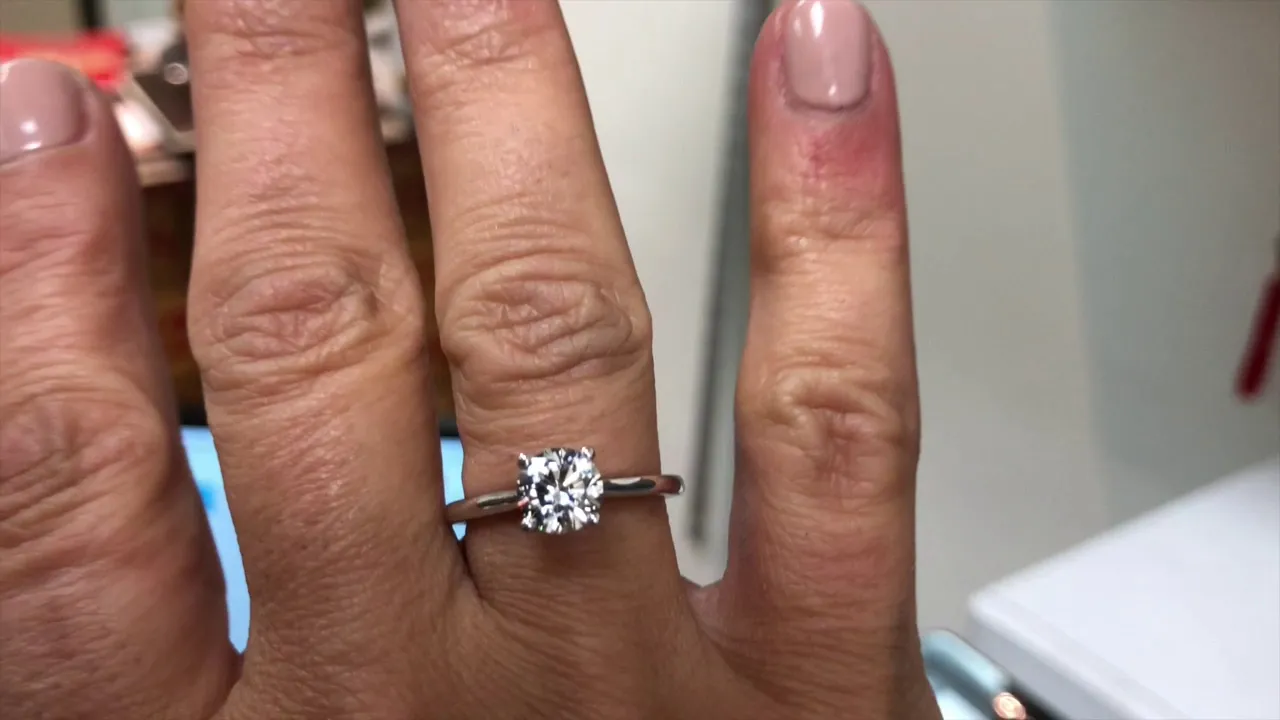 custom jewelry - making a men's saphire gold ring