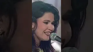 مقطع قديم للفنانة احلام مع الشيخ زايد رحمه الله 