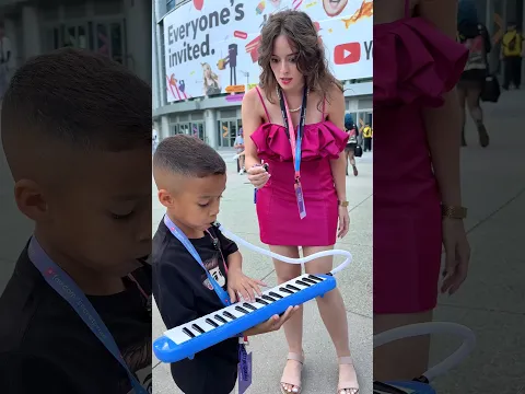 Can @RaesWAYOverdoingIt Guess The Song With 3 Notes? 🤔 #guessthesong #namethattune #publicchallenge