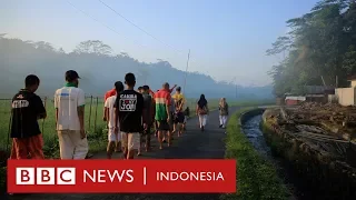 Download Caleg gagal: Dari malu bertemu keluarga hingga mengamuk karena kecewa - BBC News|Indonesia MP3