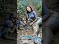 Download Lagu Een zeemeermin deelt fruit met haar baby's 🍇🧜‍♀️ | Een hemels moment #IslamicShorts #JannatiMermaid