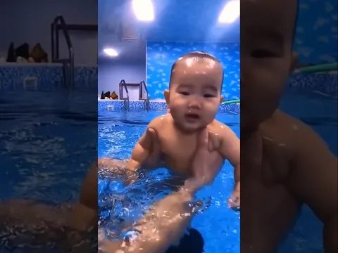 In America, children are taught to swim from a young age. 😱