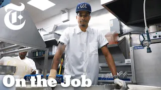 A Day With a Dishwasher at a Top NYC Restaurant On the Job Priya Krishna NYT Cooking