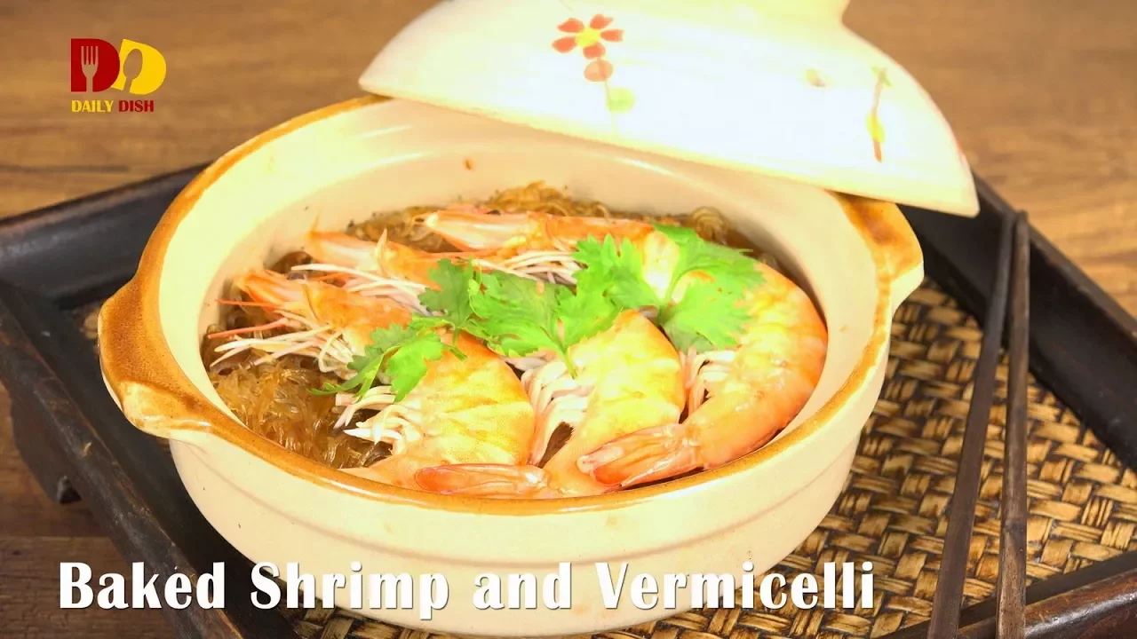 Baked Shrimp and Vermicelli   Thai Food   Goong Op Woon Sen   