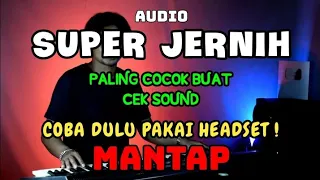 coba dengar pakai heandset jernih banget cuy bikin betah dengarnya