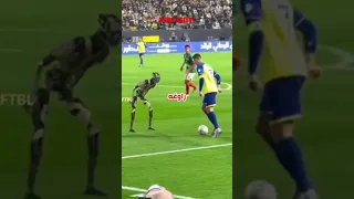 الروبوت يتحدى النجوم لكن ماذا فعل رونالدو كرة القدم Shorts Ronaldo 