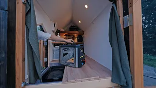世界一小さい１畳の家にポータブル給湯器を入れて進化したシャワールームを手に入れました！