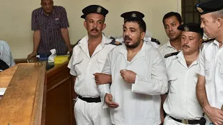سفاح التجمع يعترف أمام القاضي بجرائمه منذ بداية محاكمته دندنها