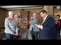Download Lagu Een kijkje bij de twaalf gedecoreerden in de gemeente Weert