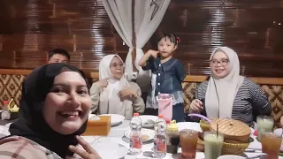 Makan malam di Kampung Bakuwa Berau