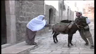 الممثل محمود ميلاجي في دور بائع الخيار في مسلسل باب الحديد 