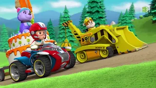 مهمة نقل الكعكة الضخمة 