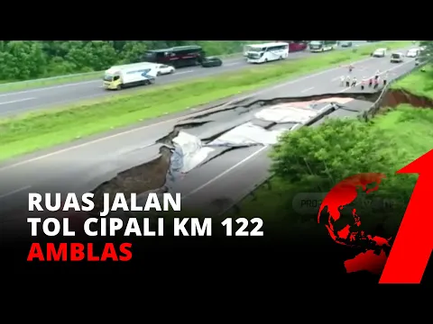 Ngeri! Jalan Tol Cipali KM 122 Amblas Sepanjang 20 Meter, Petugas Berlakukan Contraflow | tvOne