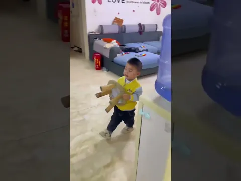 Grandma was accidentally electrocuted, and the baby rescued her cleverly!#funny #babyboy