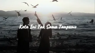 Download Kota Ini Tak Sama Tanpamu - Nadhif Basalamah, Aziz Harun \u0026 Aisha Retno (Slowed) Tiktok Version MP3