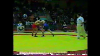 قهرمانی کشور اردبیل ۱۳۷۵ دوبنده آبی فرهاد رسول زاده از تهران وزن ۱۳۰کیلوگرم 