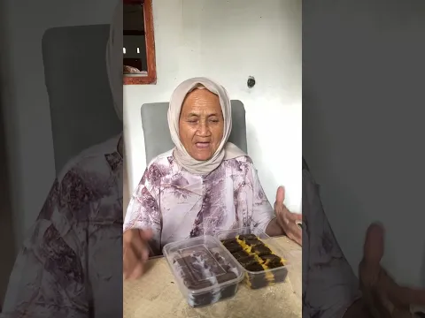 HARI INI EMAK LAGI MAKAN WAJIT