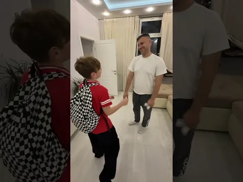Fake handshake trend