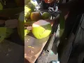 Lagu How To Open Coconuts With A Knife (Close-Up)