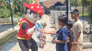 BADUT BOBOIBOY JUALAN MAINAN BOCIL BOCIL JAJAN MAINAN SAMA BADUT BOBOIBOY