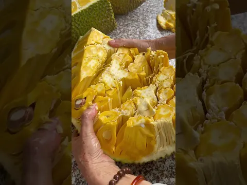 Cut the jackfruit and enjoy it - For fruit lovers