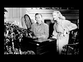 Lagu White Christmas (Bing Crosby's Original 1941 Radio Premiere)