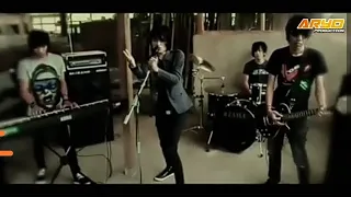 Download PERMANA BAND INDRAMAYU || MAFFKAN AKU CINTA || OFFICIAL VIDEO CLIP MP3