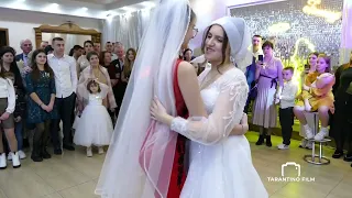 ДЕ РОЗЦВІЛИ РОМАШКИ ТАМ ДІВЧАТА ГУЛЯЛИ ВЕСІЛЬНИЙ ВАЛЬС ПЕРЕТАНЦЬОВУВАННЯ НАРЕЧЕНОЇ КАФЕ ОЛІМП 