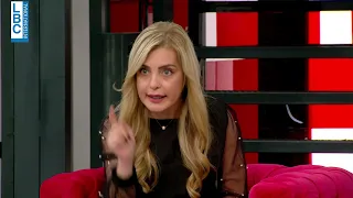 احمر بالخط العريض ممنوع تنضرب مواجهة بين سيدتين في أحمر بالخط العريض حول العنف ضد المرأة 