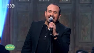  صاحبة السعادة   هشام عباس يغني ميدلي   حبيتها   حلال عليك   علي مسرح السعادة دندنها
