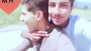 خوبصورت لڑکے چومتے ہوئے 