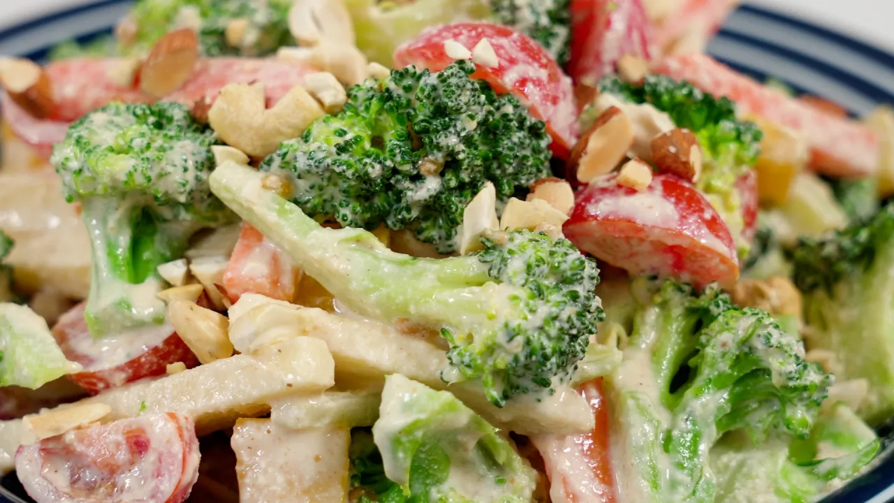 브로콜리 두부 소스 샐러드