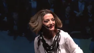 Do medo à confiança: A tímida que ama falar em público | Lena Souza | TEDxBomRetiro