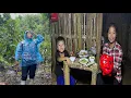 Download Lagu HEAVY RAIN AND LIGHTNING - the girl went into the forest to pick wild vegetables...