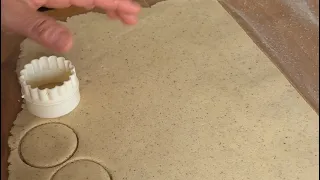 جربيها بعينيك مغمضين🙈تذوب فاليد قبل الفم🙄اروع من رائعة👌