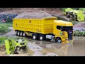 Download Lagu TRUK OLENG Dump Truk Trailer Hino 500 Tronton Truk Hino 500 ENGKEL Bermuatan Pasir Truk Laka Lantas