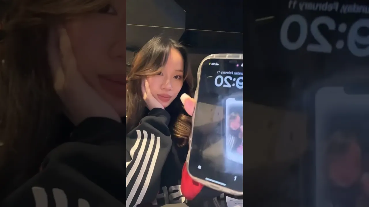 2 VIET GIRLS in the room !! ????