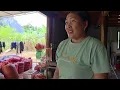 Lieu’s mother had her bag snatched, but Chinh helped her get it back