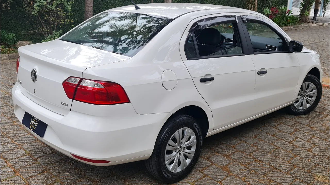 VW Voyage 1.6 com 9 mil km // Caçador de Carros